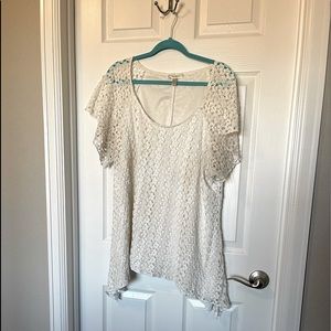 Dress Barn lace short bell sleeves top. 3X